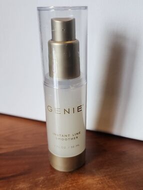 GENIE Instant Line Smoother - Clear and Gold Pump Serum